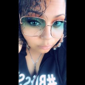 Meet your Posher, Jesenia